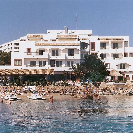 Apartamentos Playa Es Cana Exterior photo